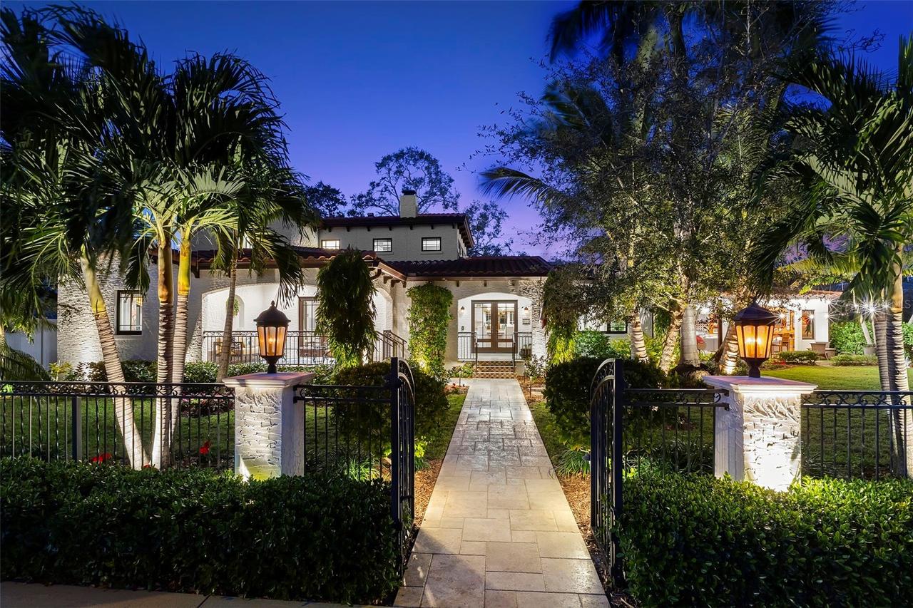 815 15th Ave., St Petersburg, FL 33704