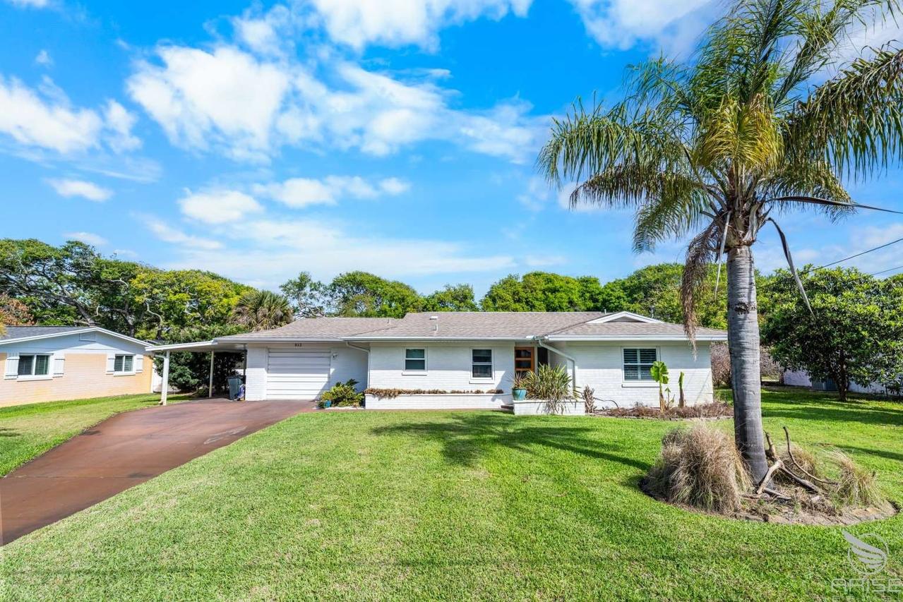 812 E 13th Ave., New Smyrna Beach, FL 32169