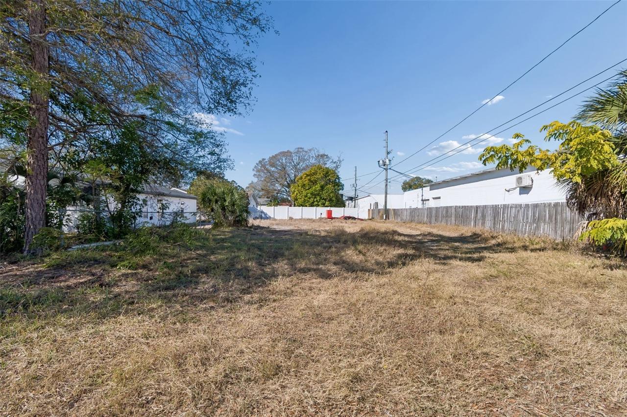 42nd St S St., St Petersburg, FL 33711