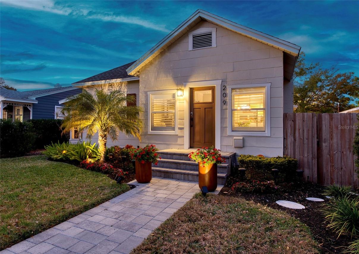 209 35th Ave., St Petersburg, FL 33704