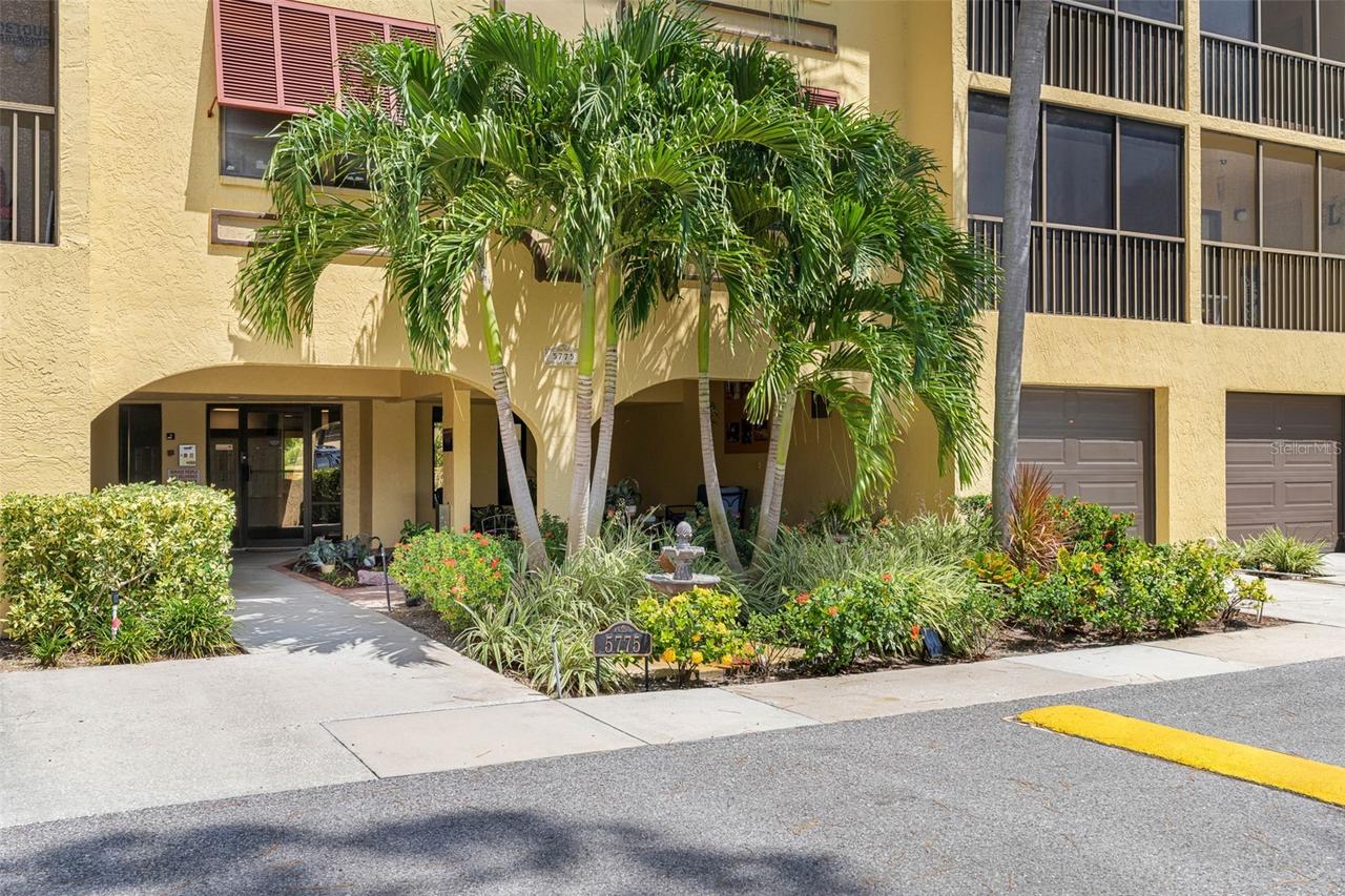 5775 Park St. #411, St Petersburg, FL 33709