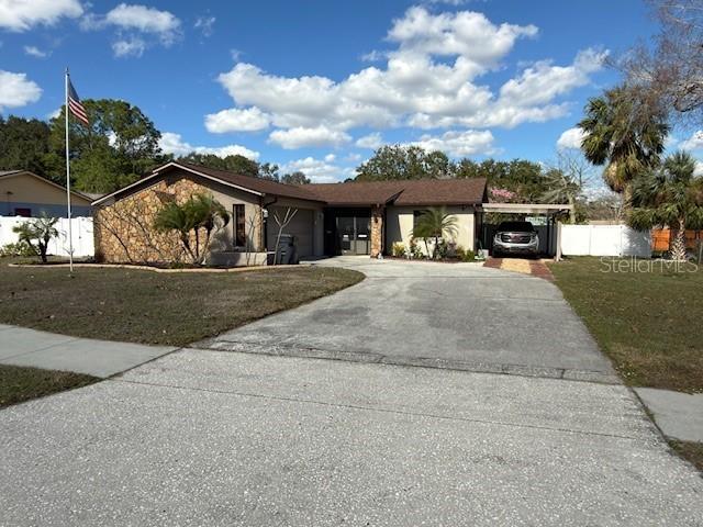 602 Hickory Lake Dr., Brandon, FL 33511