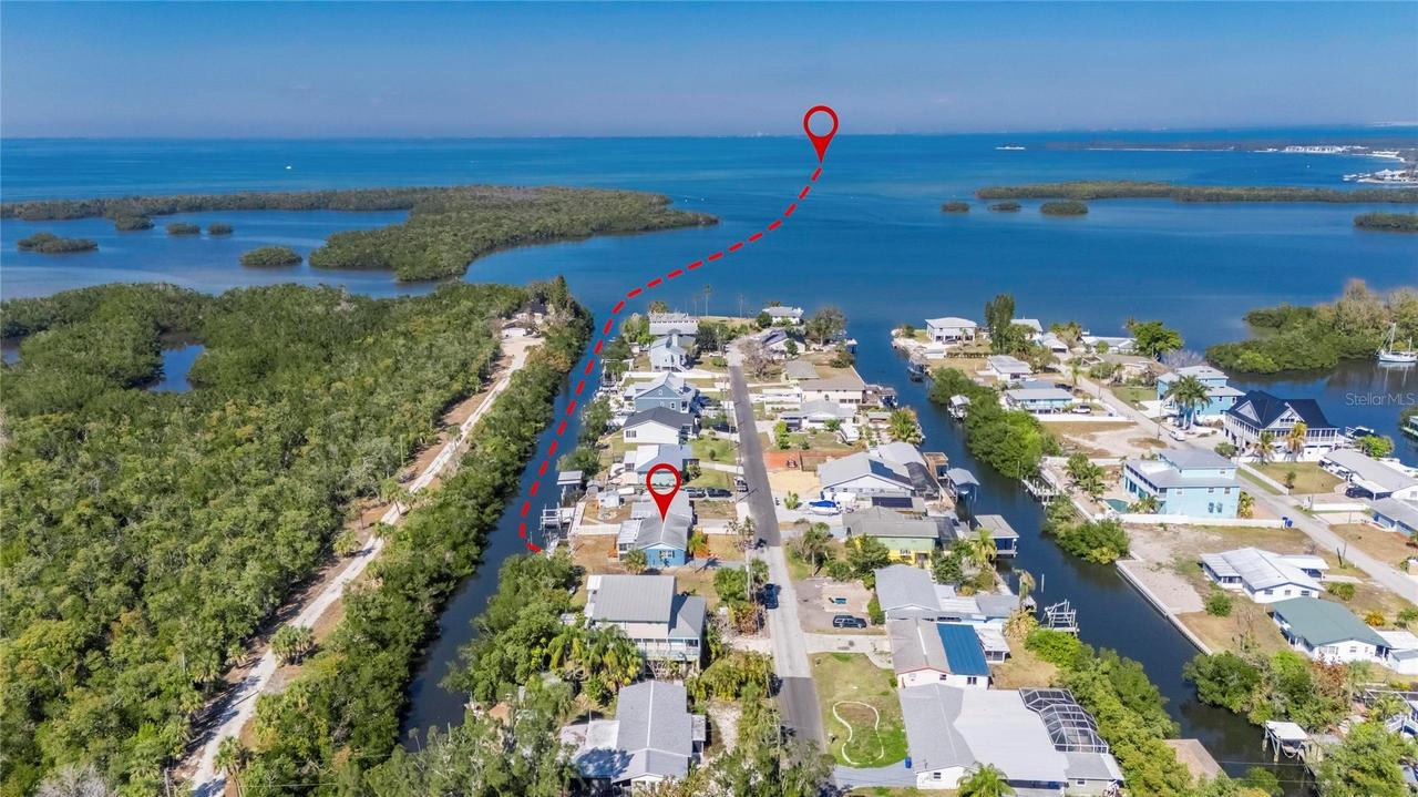827 Seabreeze Dr., Ruskin, FL 33570