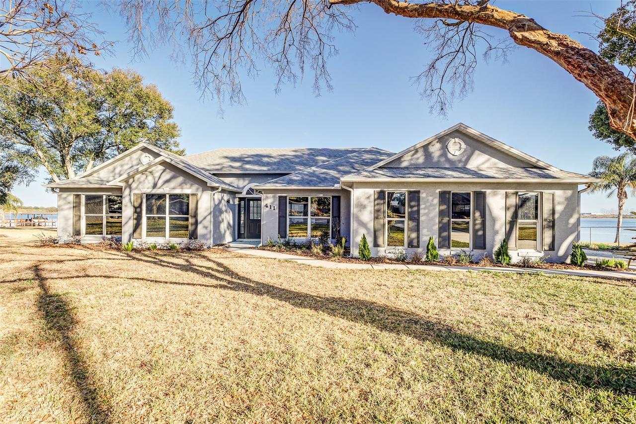 411 Edgewater Dr., Polk City, FL 33868