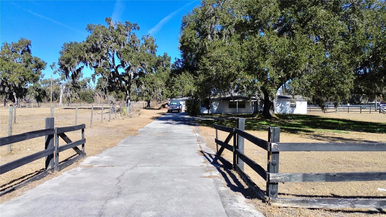 632 W Keysville Rd., Plant City, FL 33567