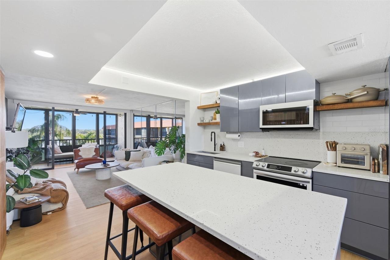 19701 Gulf Blvd. #423, Indian Shores, FL 33785