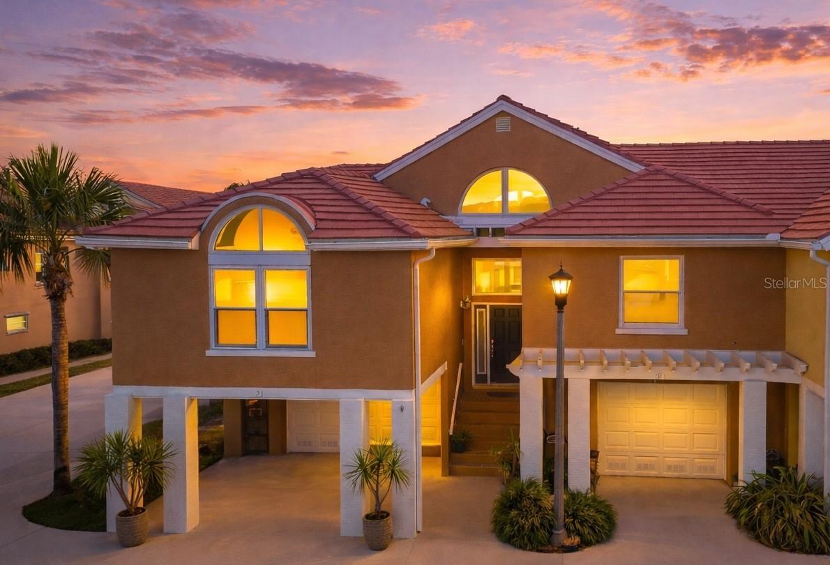 21 Crescent Pl., St Petersburg, FL 33711