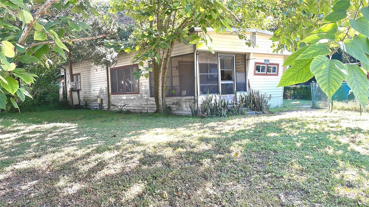 5405 Mobile Dr., Seffner, FL 33584