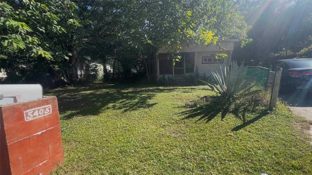 5405 Mobile Dr., Seffner, FL 33584