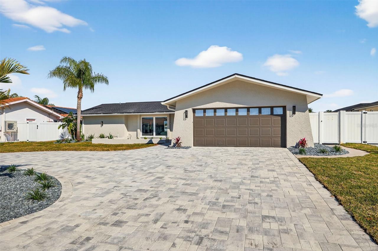 4426 43rd St., St Petersburg, FL 33702