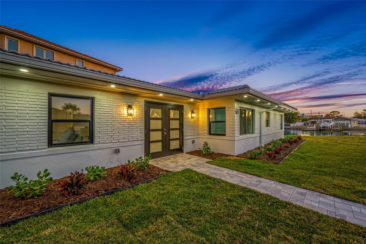 370 59th Ave., Treasure Island, FL 33706