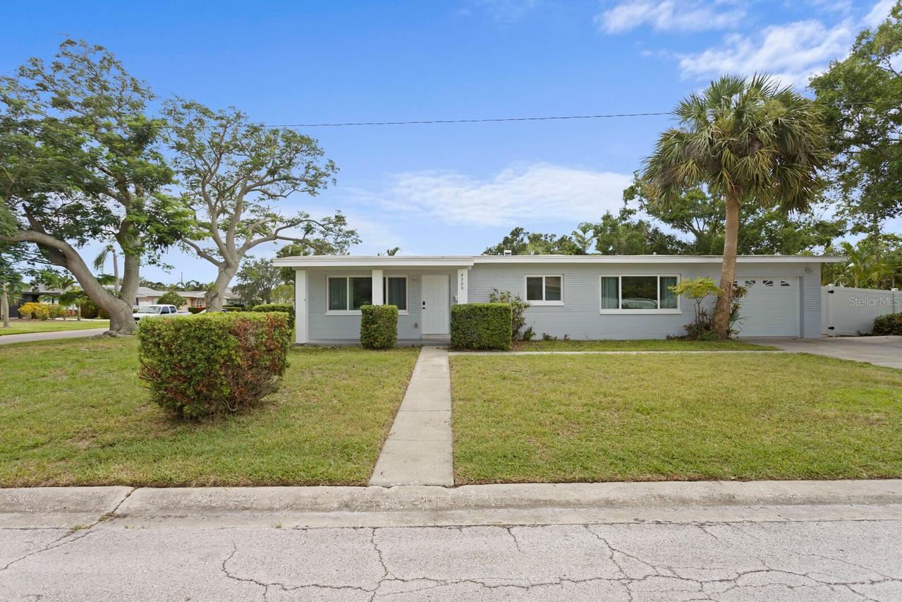 4300 Maple St., St Petersburg, FL 33703