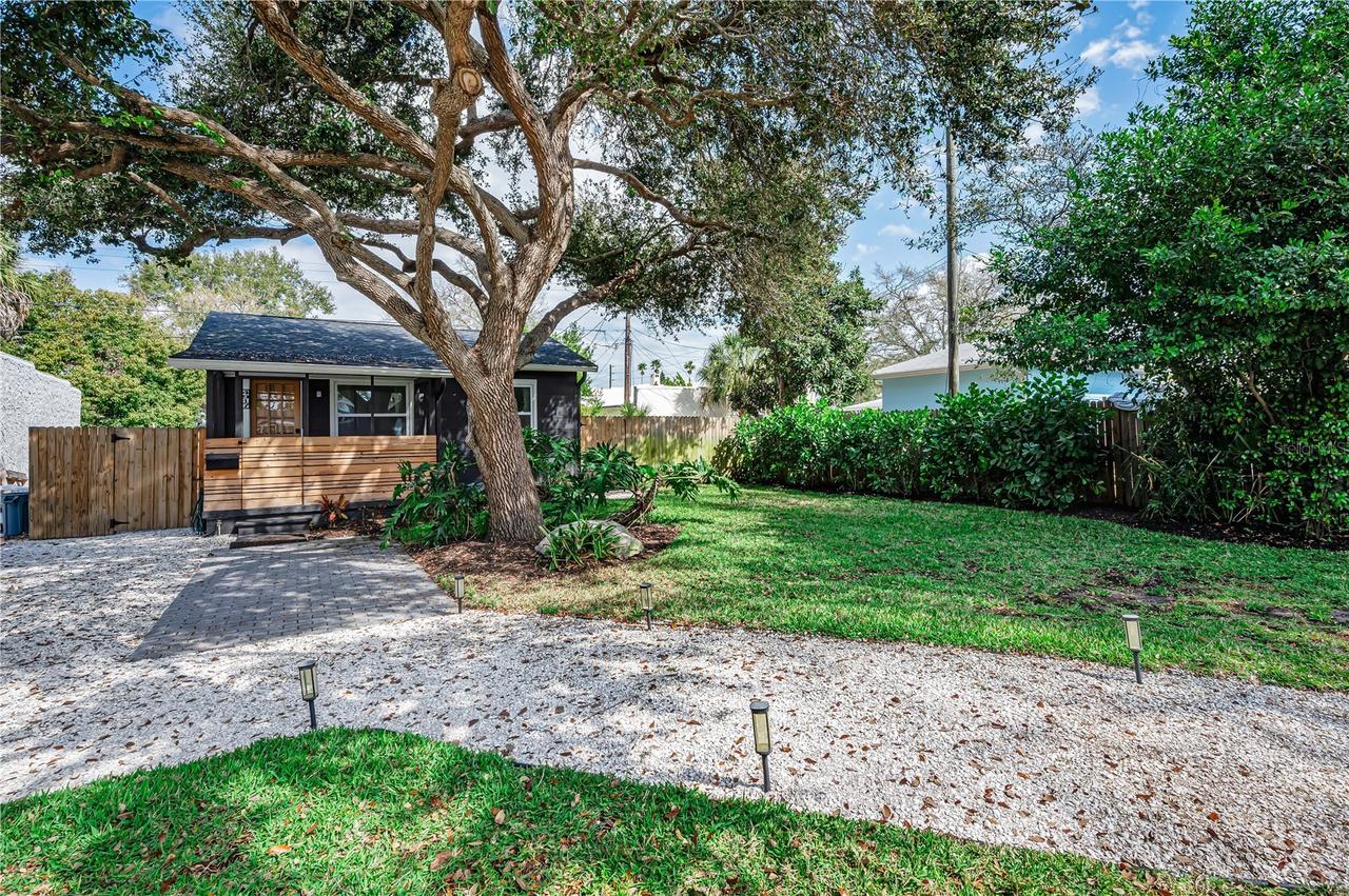 4917 Oxford Ave., St Petersburg, FL 33710