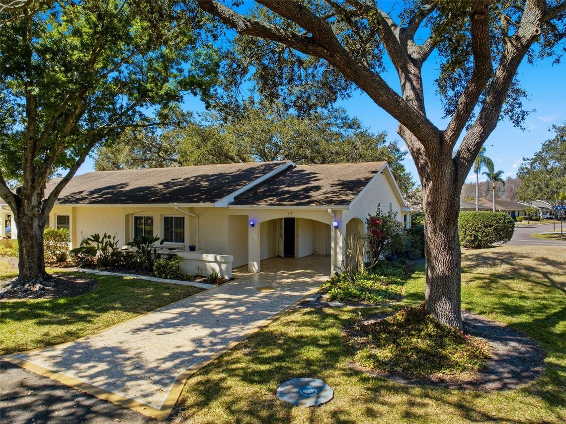 2101 Hailstone Cir., Sun City Center, FL 33573