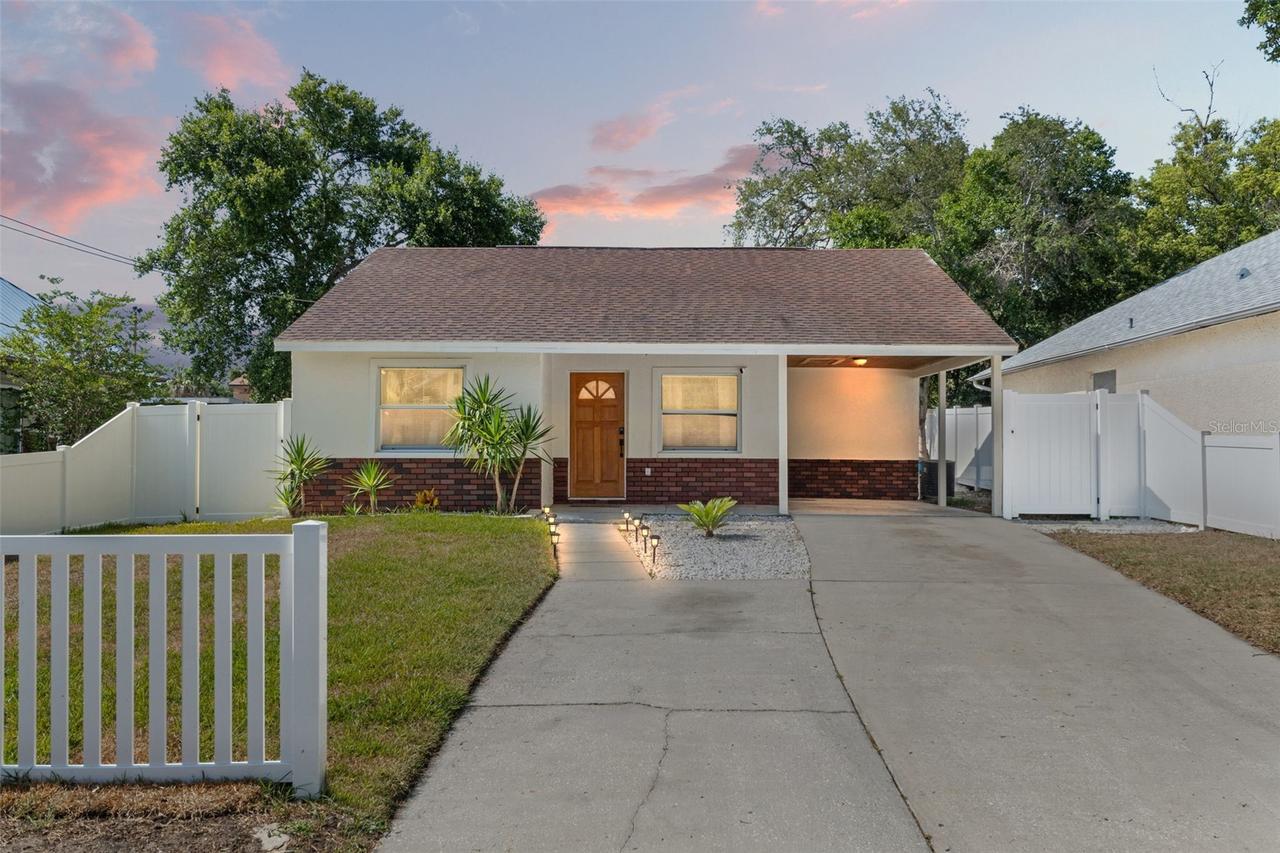 439 E Boyer St., Tarpon Springs, FL 34689