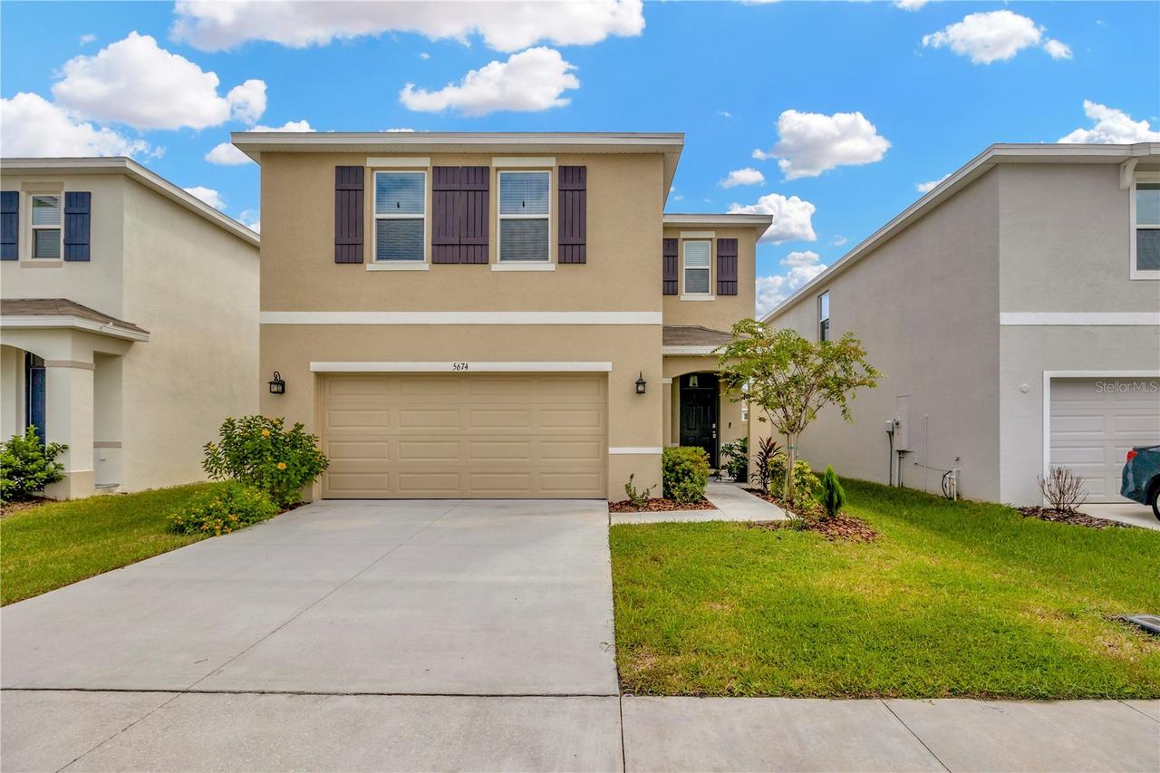 5674 Banbury Ridge Run, Wesley Chapel, FL 33545