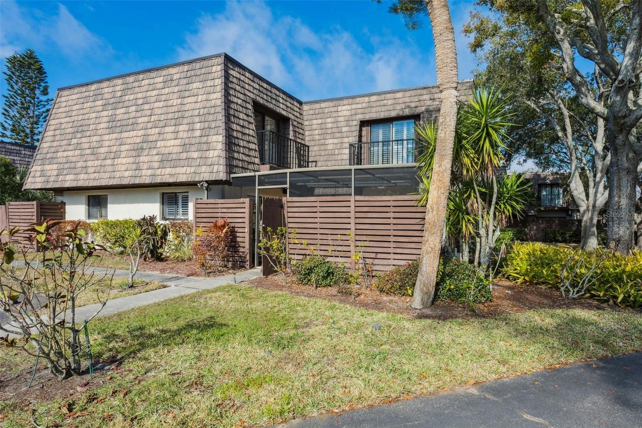 15338 E Pond Woods Dr., Tampa, FL 33618