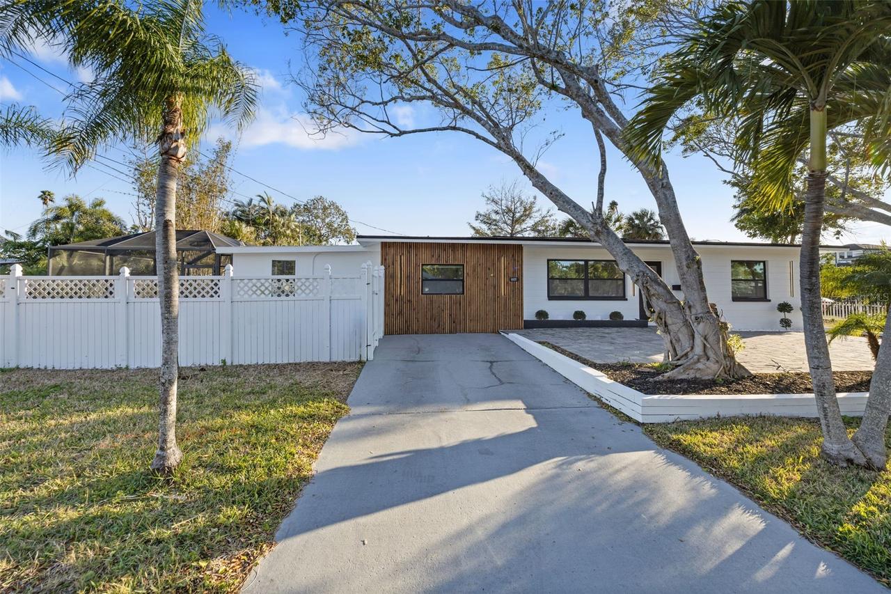 1600 Connecticut Ave., St Petersburg, FL 33703