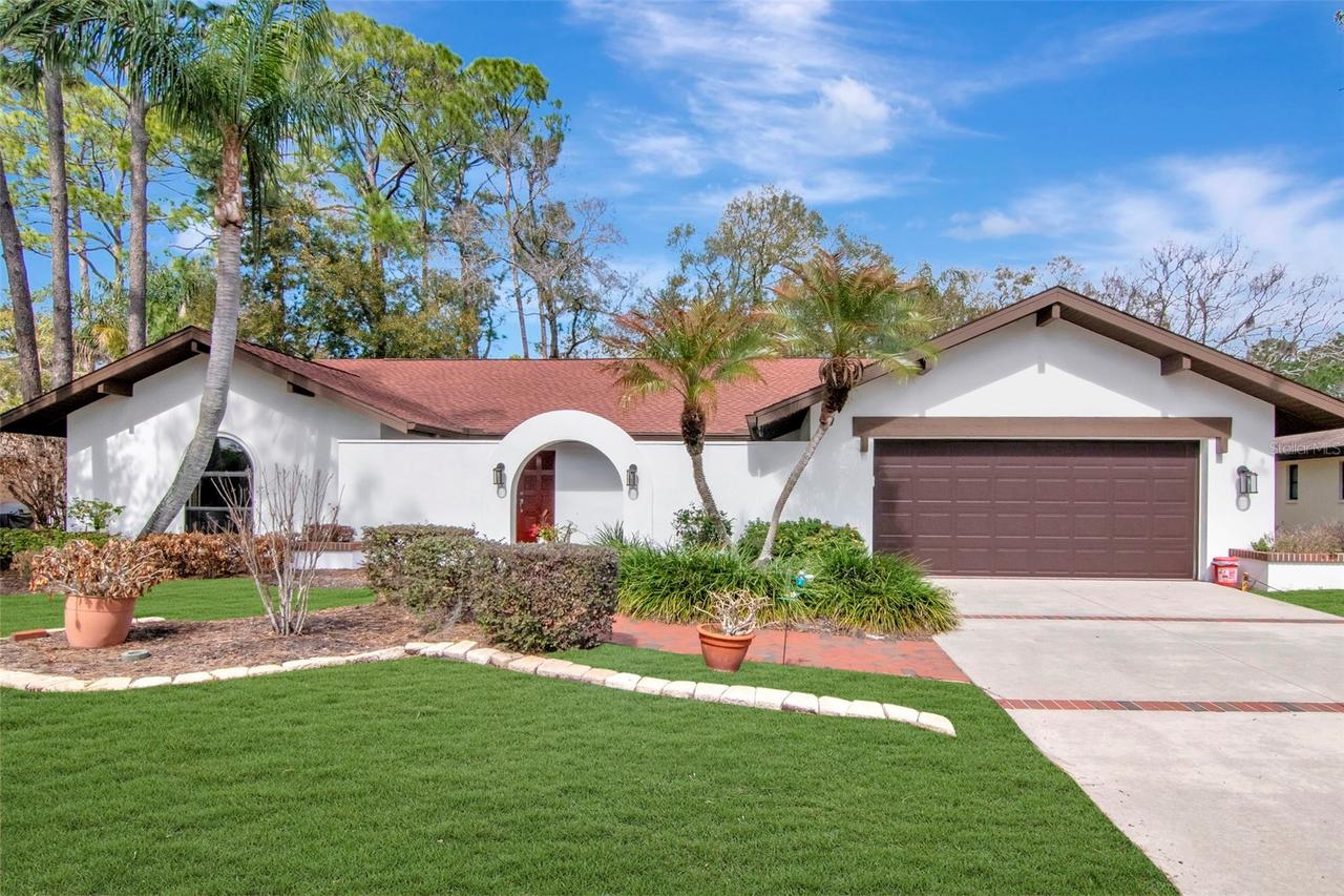 2240 Toniwood Ln., Palm Harbor, FL 34685