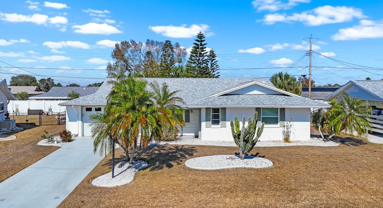 703 Torrey Pines Ave., Sun City Center, FL 33573