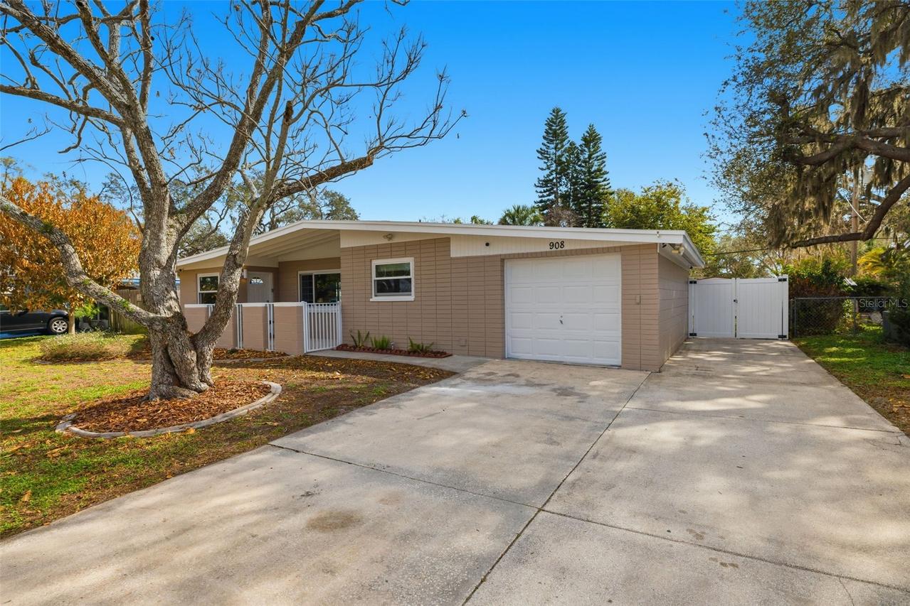 908 Hardy Dr., Tampa, FL 33613