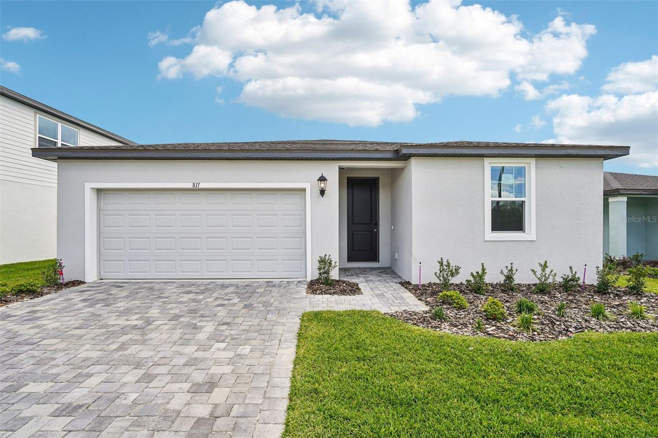 811 Sunshower Dr., Lady Lake, FL 32159