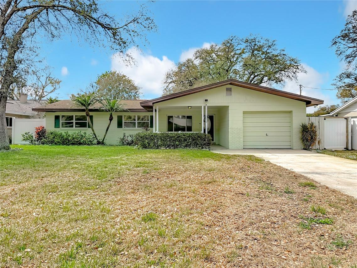 11328 N Oakleaf Ave., Tampa, FL 33612