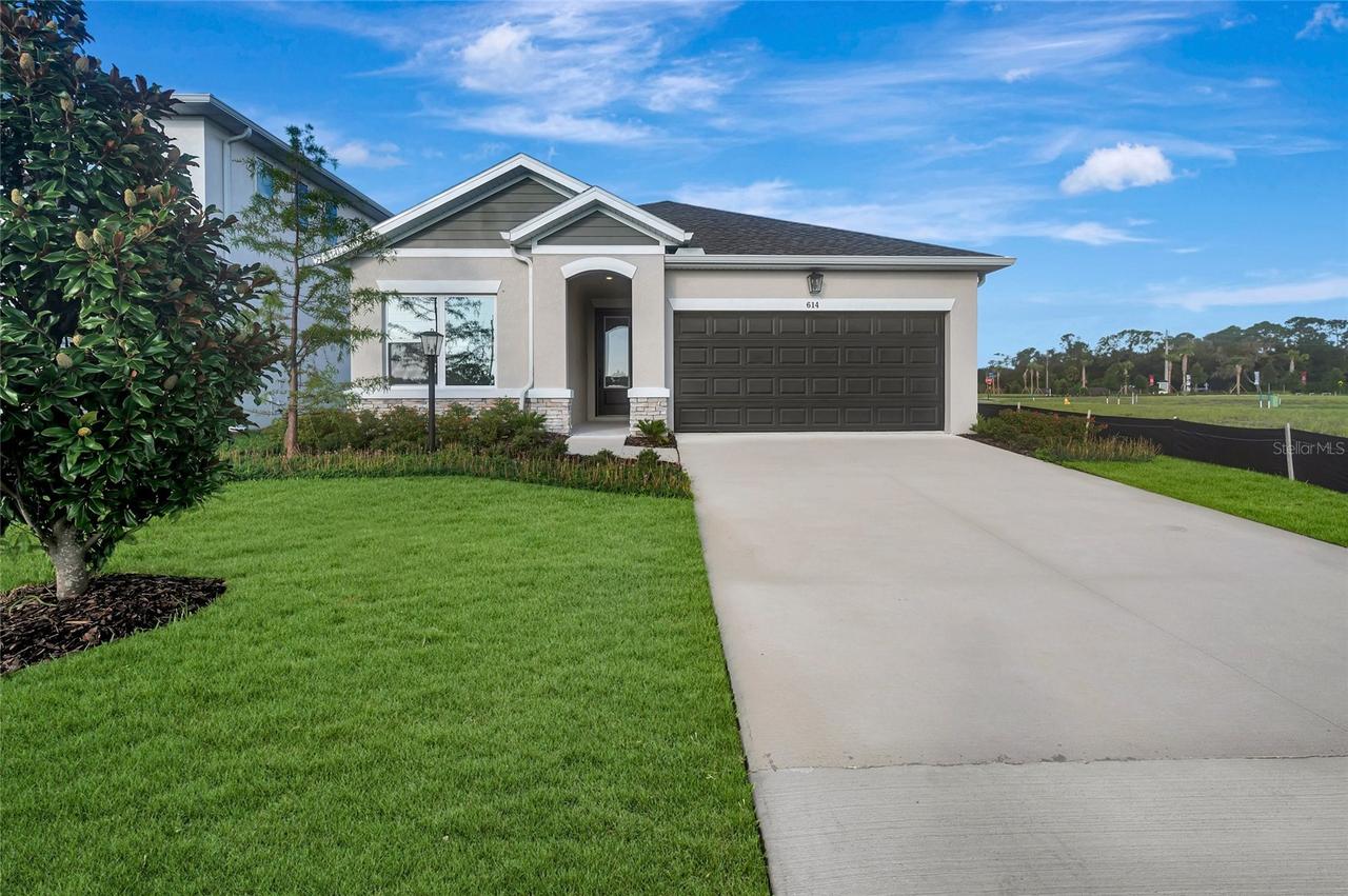 614 Kingswood Ct., Bradenton, FL 34212