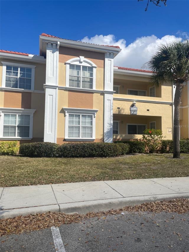 1195 Villagio Cir. #101, Sarasota, FL 34237