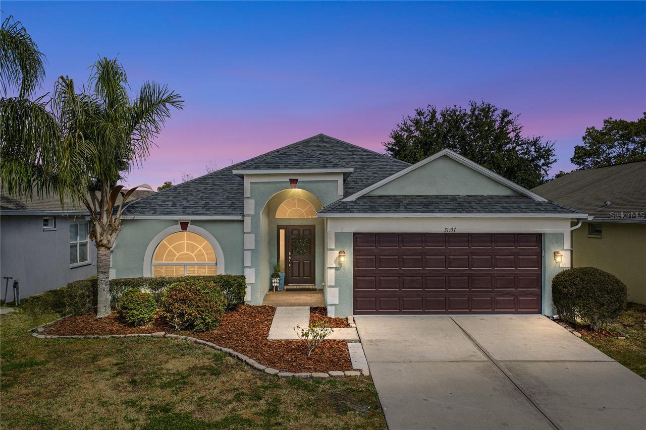31137 Whinsenton Dr., Wesley Chapel, FL 33543
