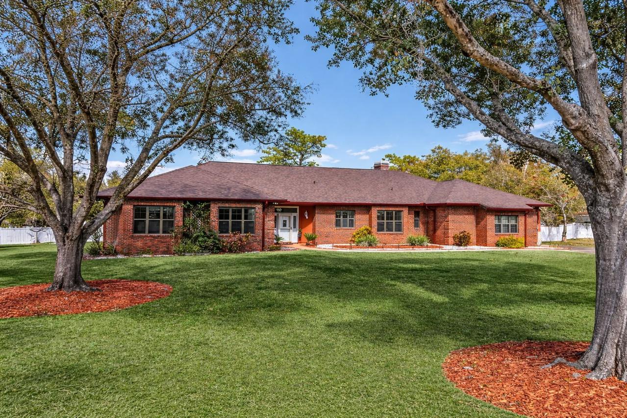 13607 2nd Ave., Bradenton, FL 34212