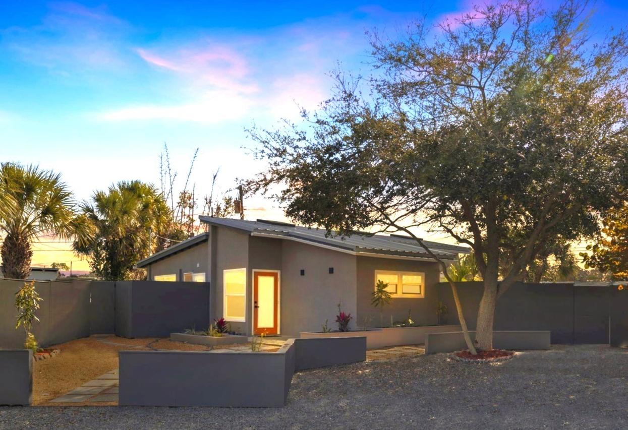 890 65th St., Gulfport, FL 33707