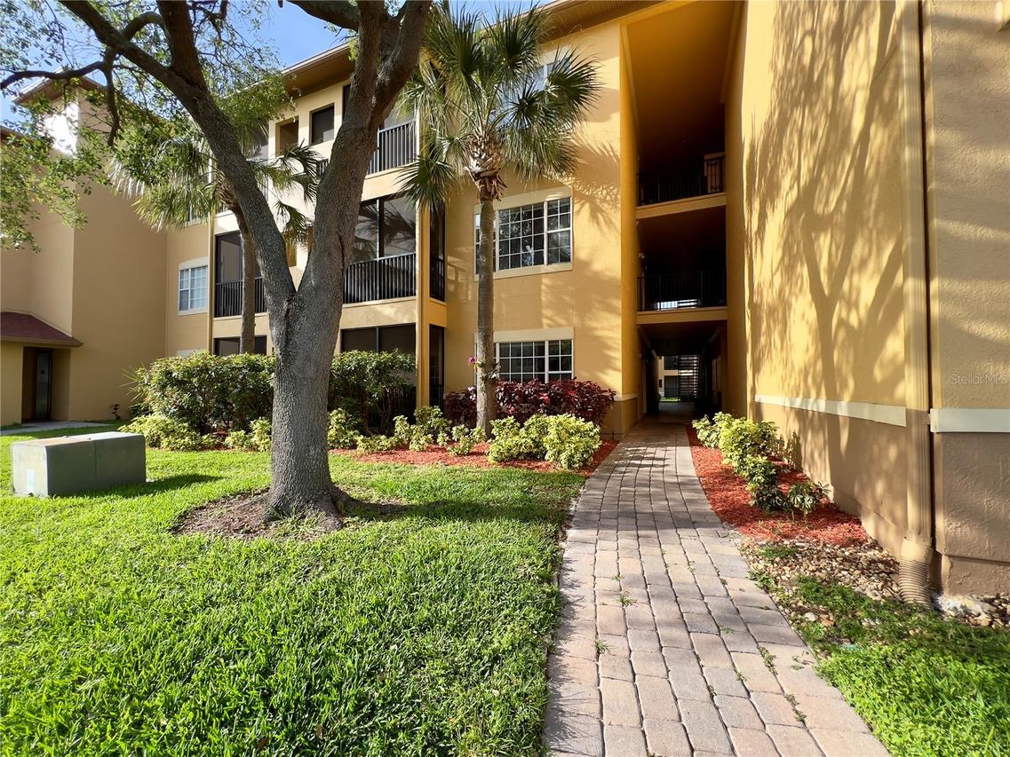 4309 Bayside Village Dr. #102, Tampa, FL 33615