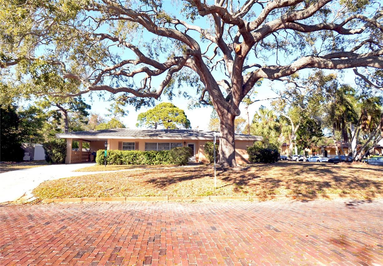 6201 14th Ave., Gulfport, FL 33707