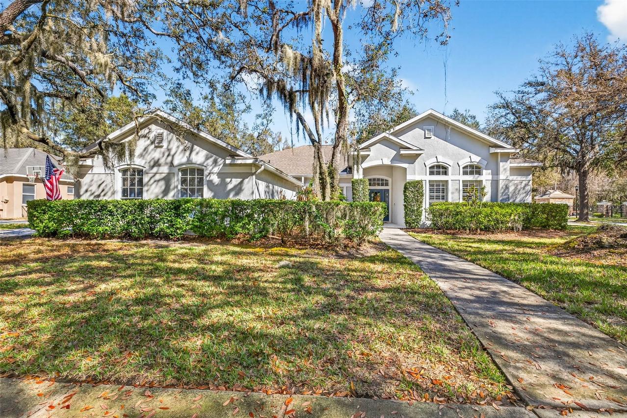 15036 Eaglerise Dr., Lithia, FL 33547