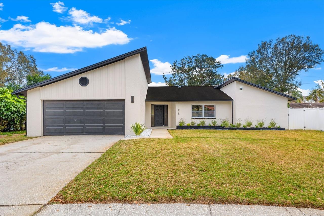 11876 Marla Ln., Seminole, FL 33772