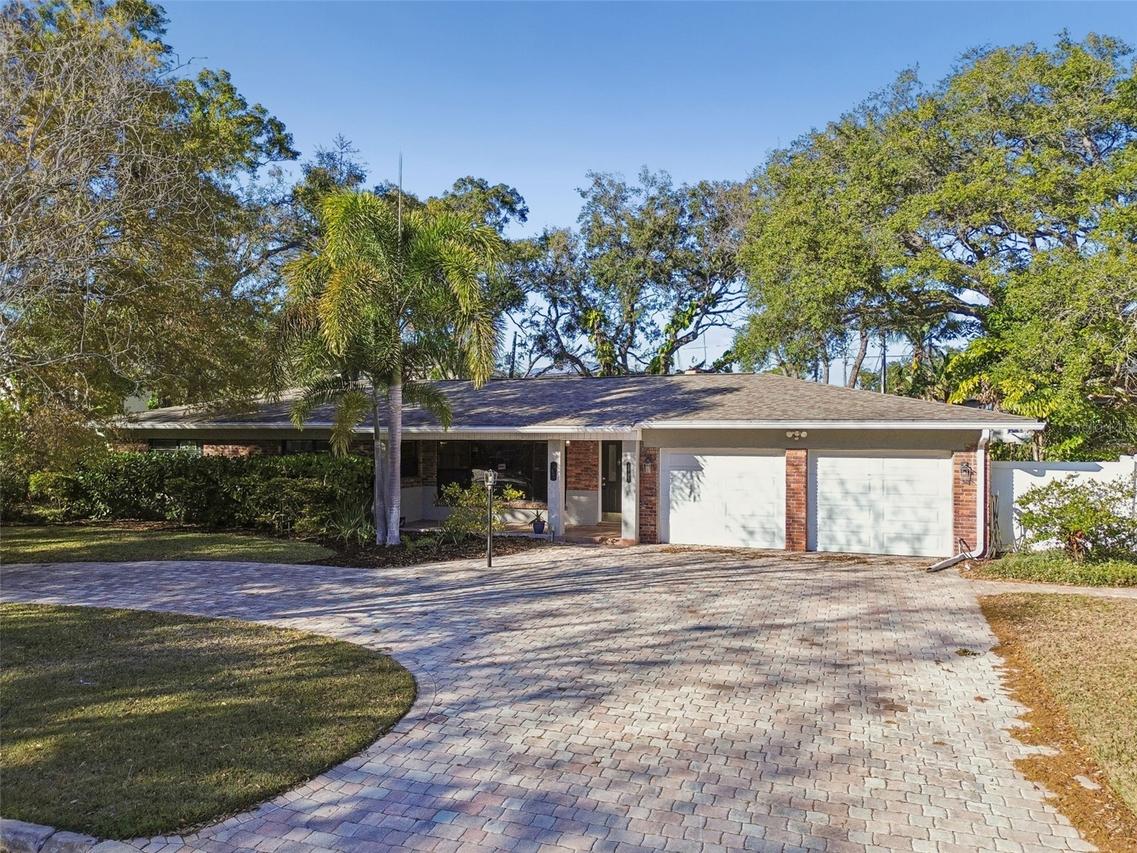 4633 W Longfellow Ave., Tampa, FL 33629