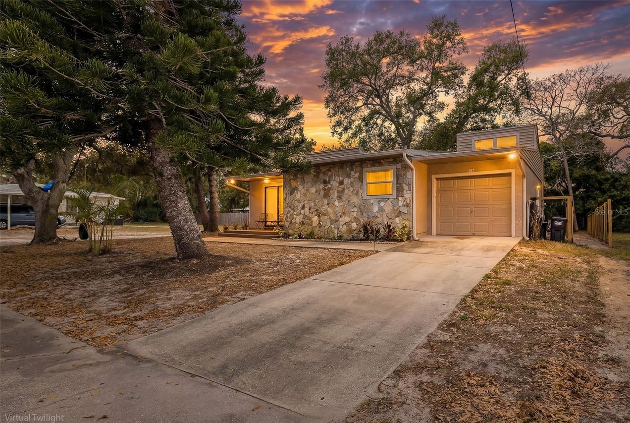 724 Virginia Ave., Tarpon Springs, FL 34689