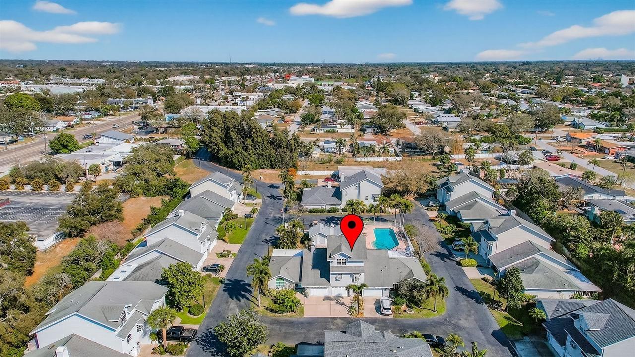 11722 Currie Ln. #F2, Largo, FL 33774