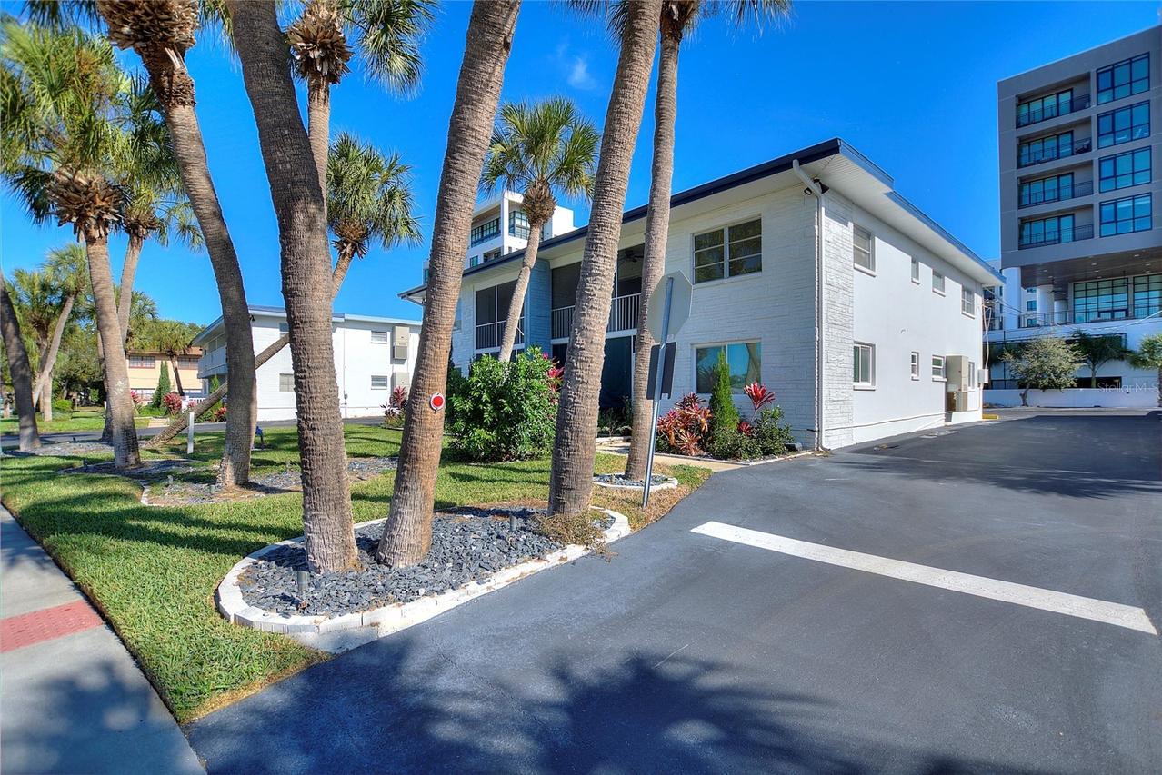 4300 37th St. #4, St Petersburg, FL 33711