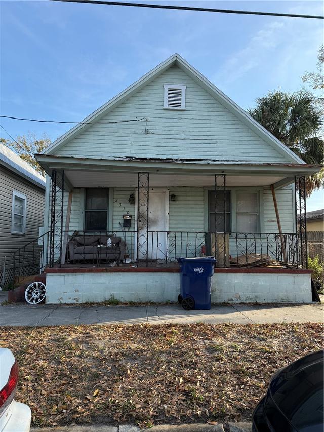 2310 W Walnut St., Tampa, FL 33607