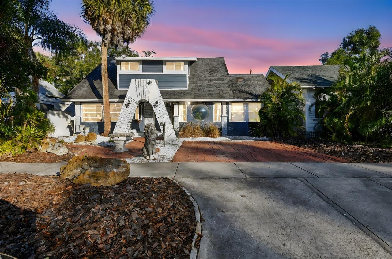 945 11th St., St Petersburg, FL 33705