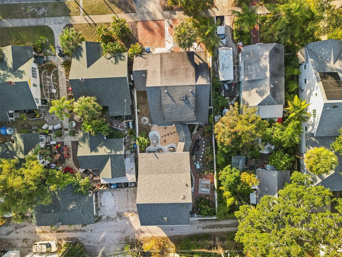 945 11th St., St Petersburg, FL 33705