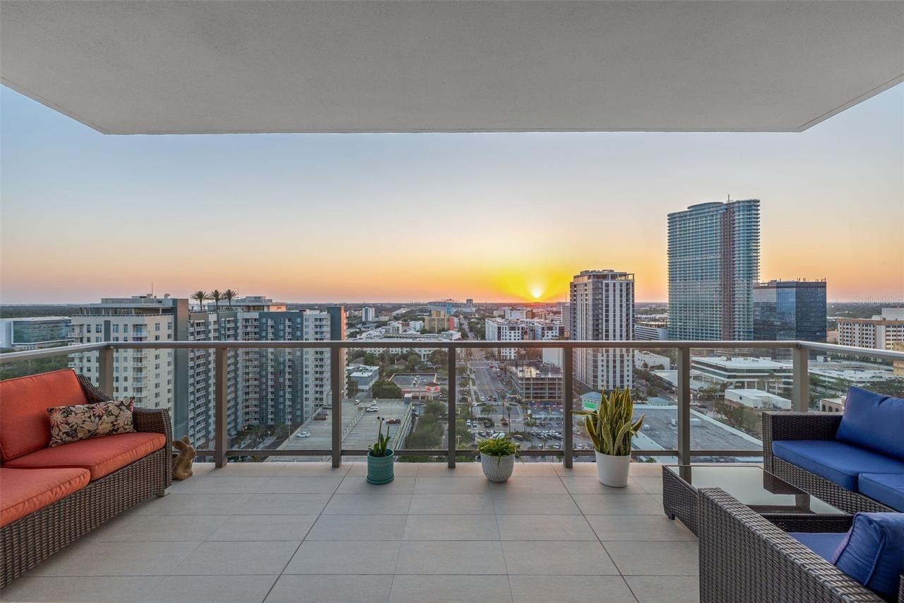 301 1st St. #2006, St Petersburg, FL 33701