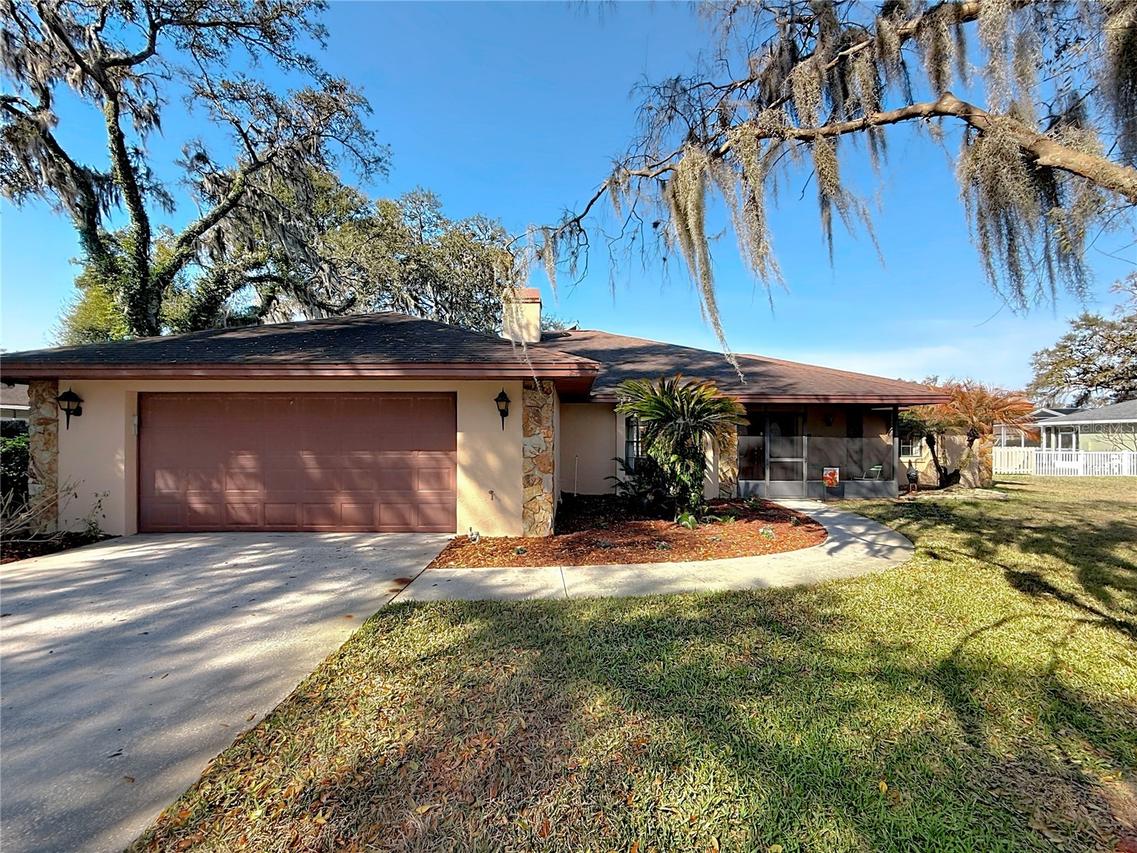 452 Summit Chase Dr., Valrico, FL 33594