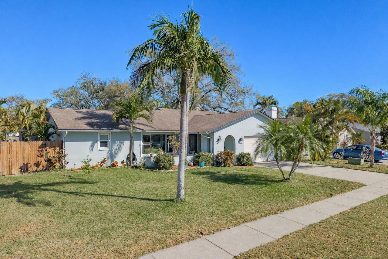 2011 Del Betmar Rd., Clearwater, FL 33763