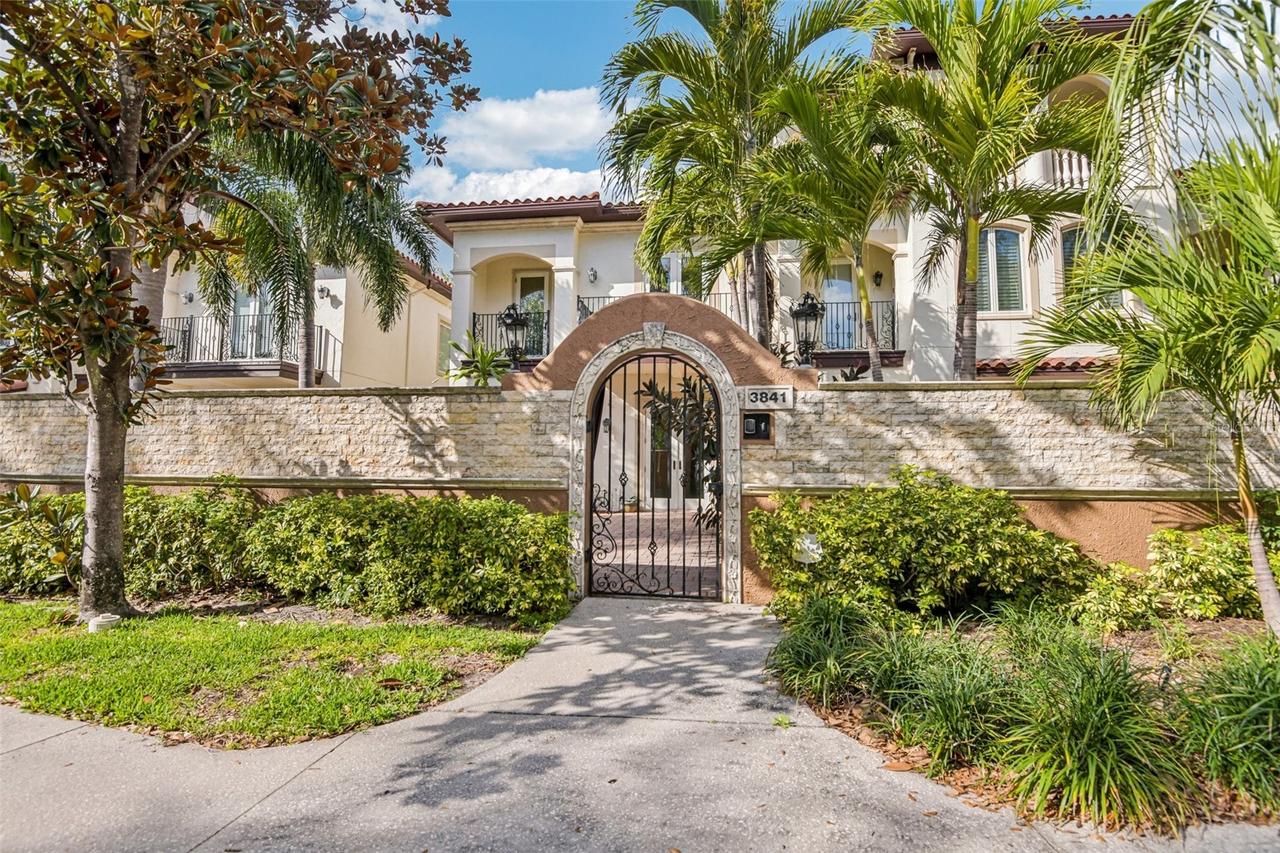 3841 W Azeele St., Tampa, FL 33609