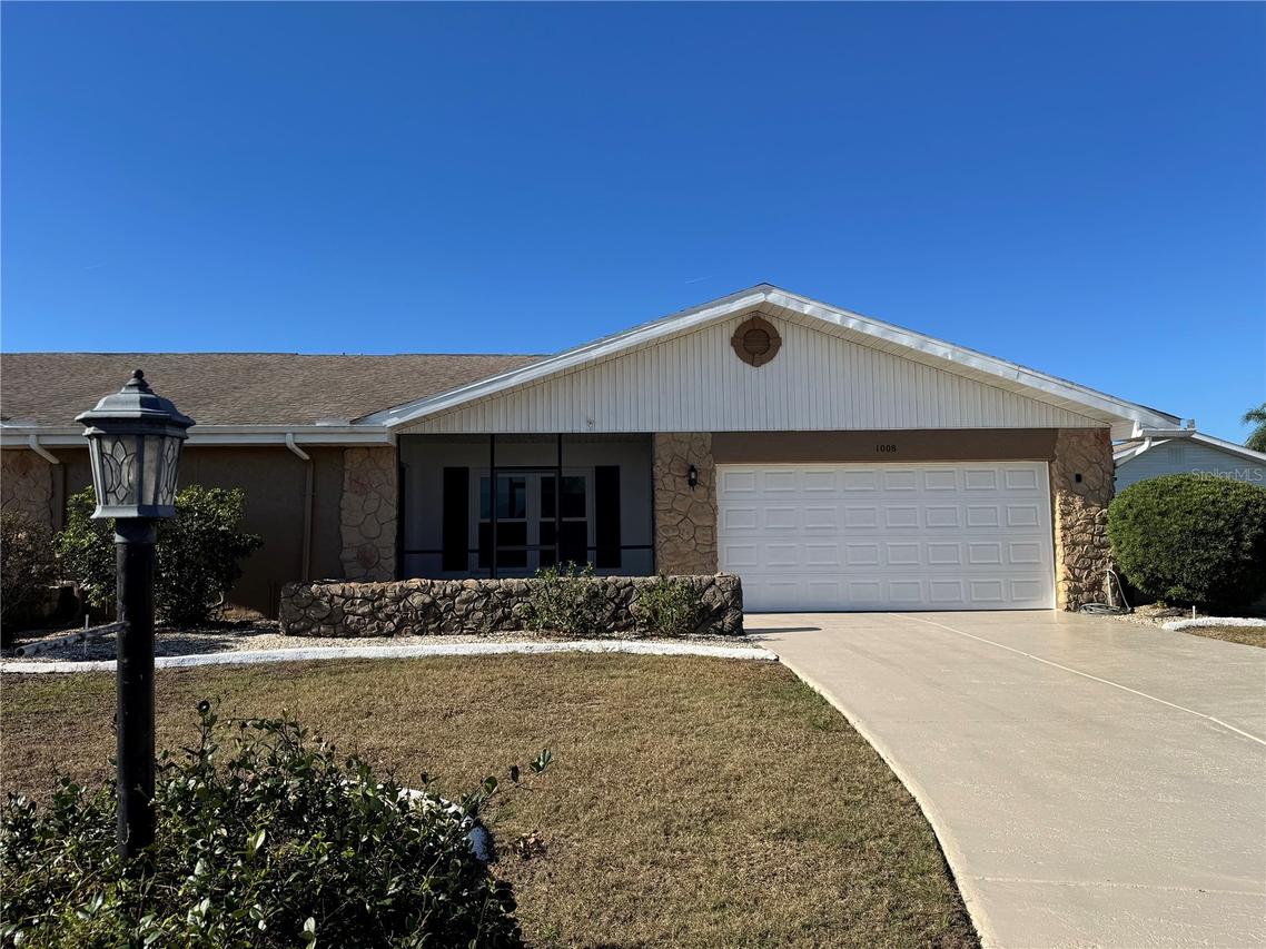 1008 Yellowbird Pl., Sun City Center, FL 33573