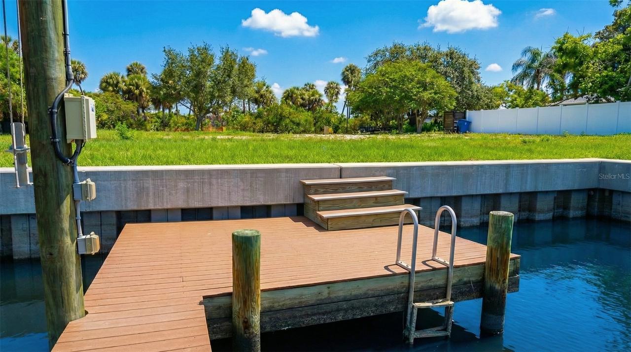 3904 Dana Shores Dr., Tampa, FL 33634