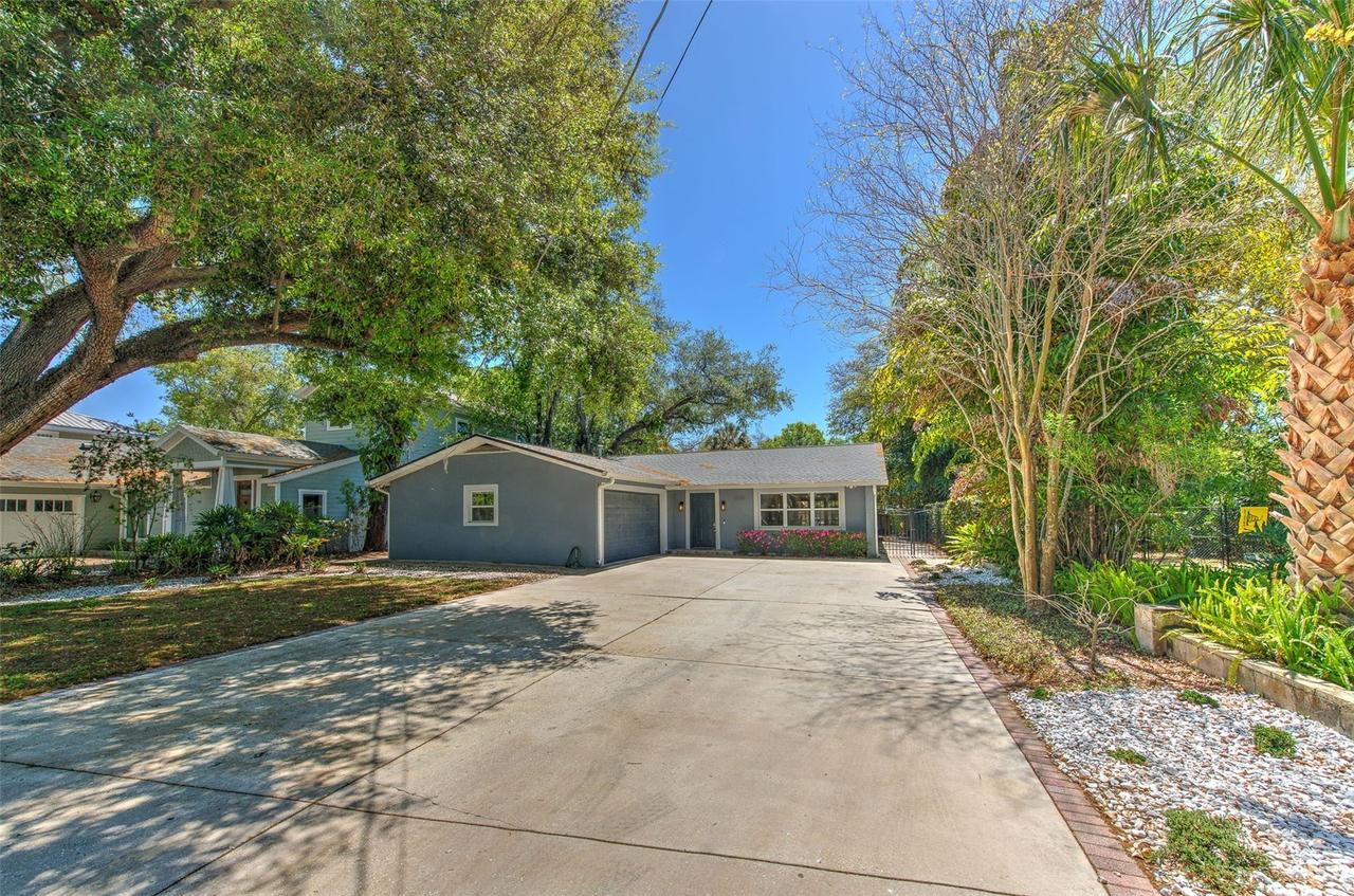 3208 W Hawthorne Rd., Tampa, FL 33611